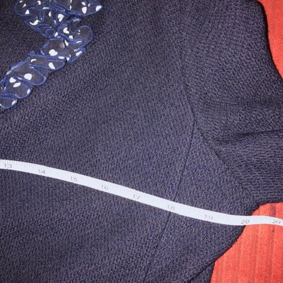 GORGEOUS St. John Navy Jacket; Ruffle; Size 10; Pre-Owned; Excellent Condition - Picture 13 of 15